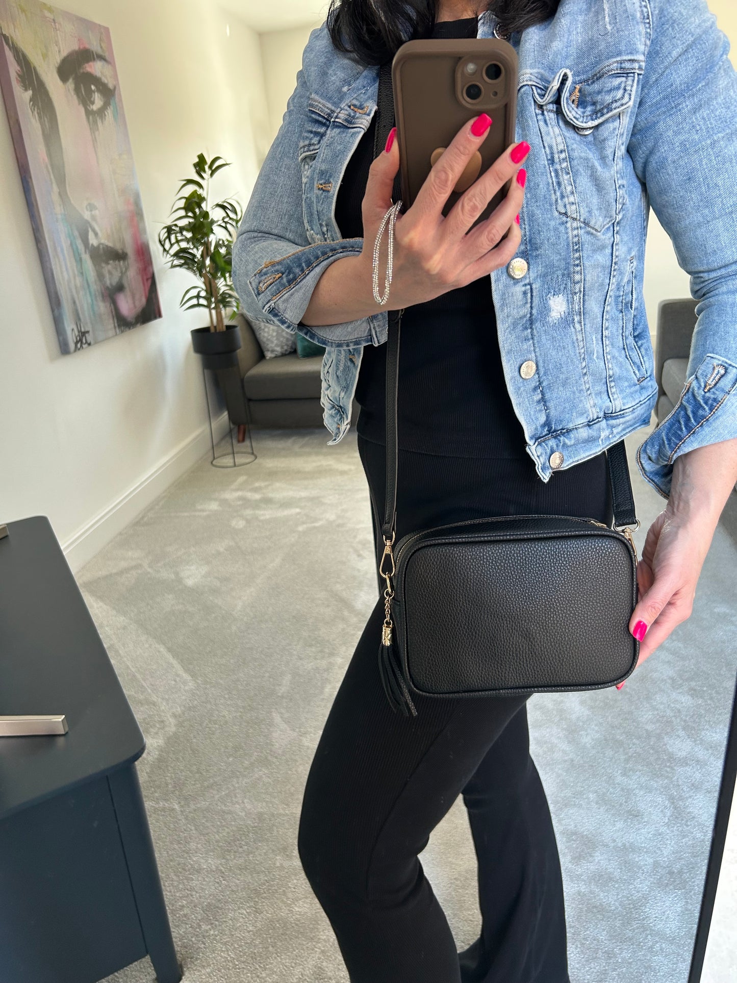 Carly - Small crossbody bag with tassel - Black