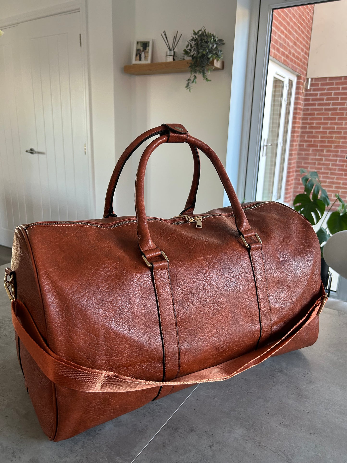 Jordan - Tan Leather-Look Holdall