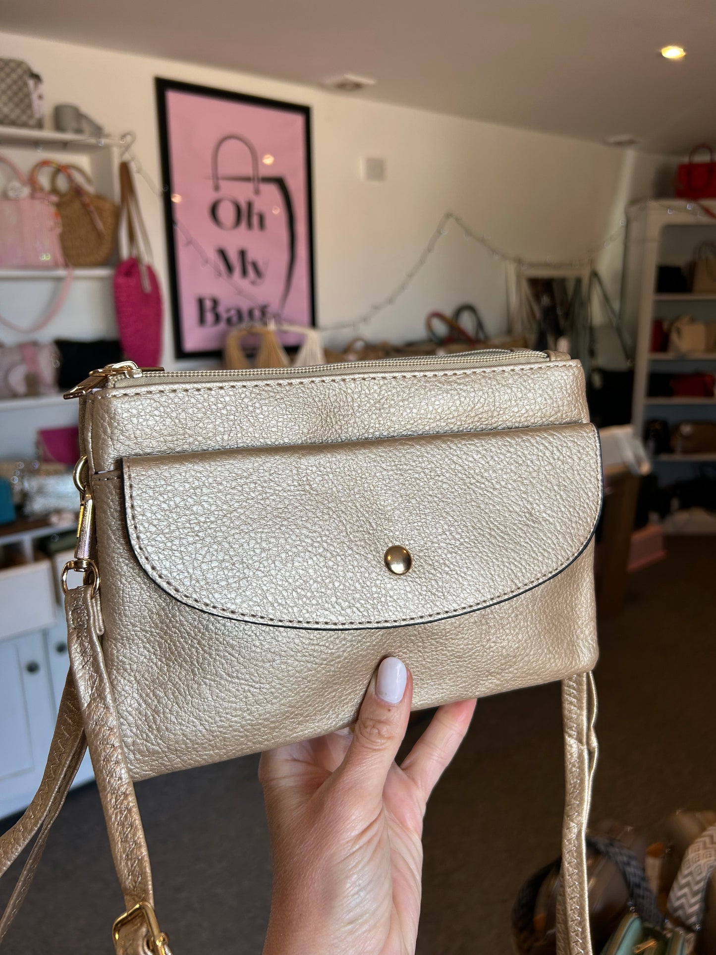 Jo-Jo ~ Light gold leather-look clutch/crossbody bag