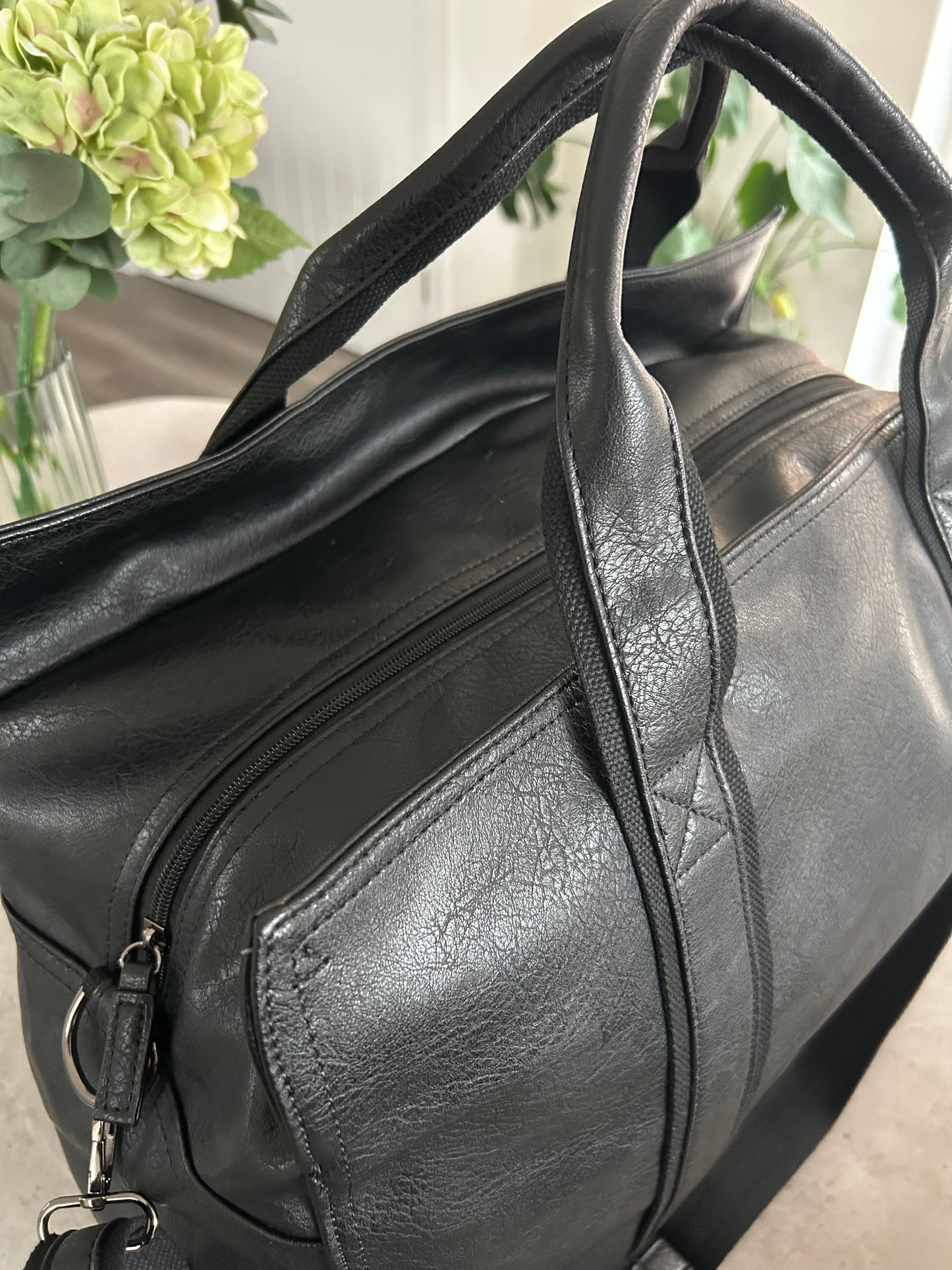 Brooklyn - Large Soft Leather-Look Holdall