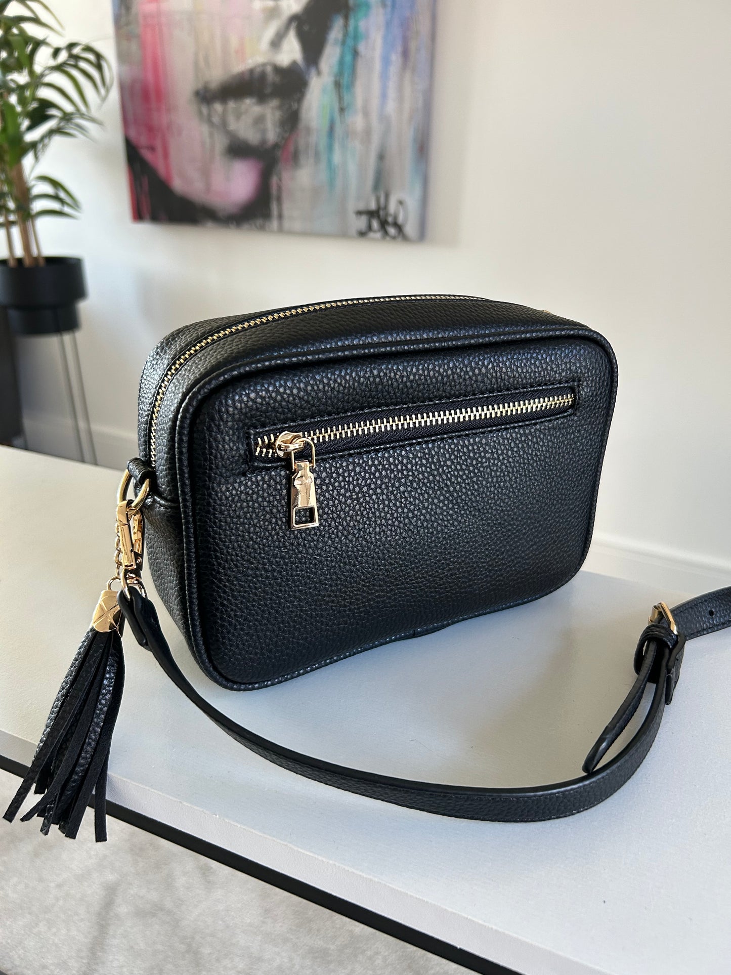 Carly - Small crossbody bag with tassel - Black