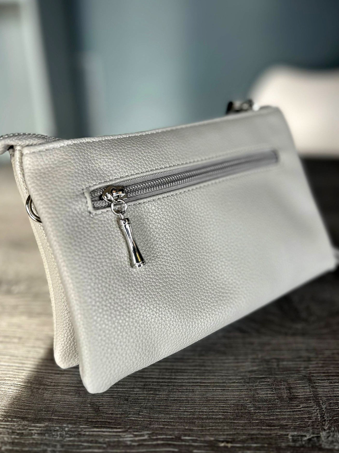 Alex - Small clutch / Crossbody Bag - Light Grey