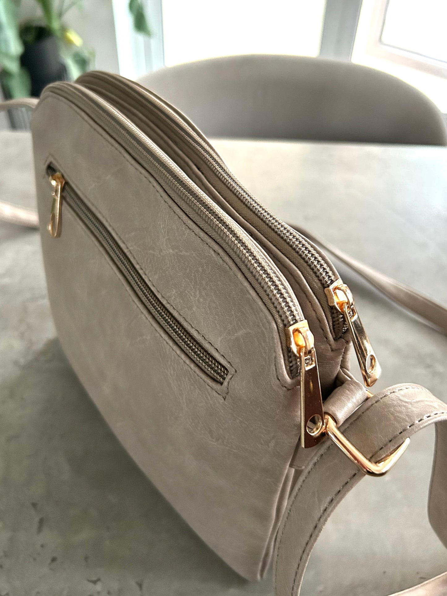 Annie - Slim crossbody bag