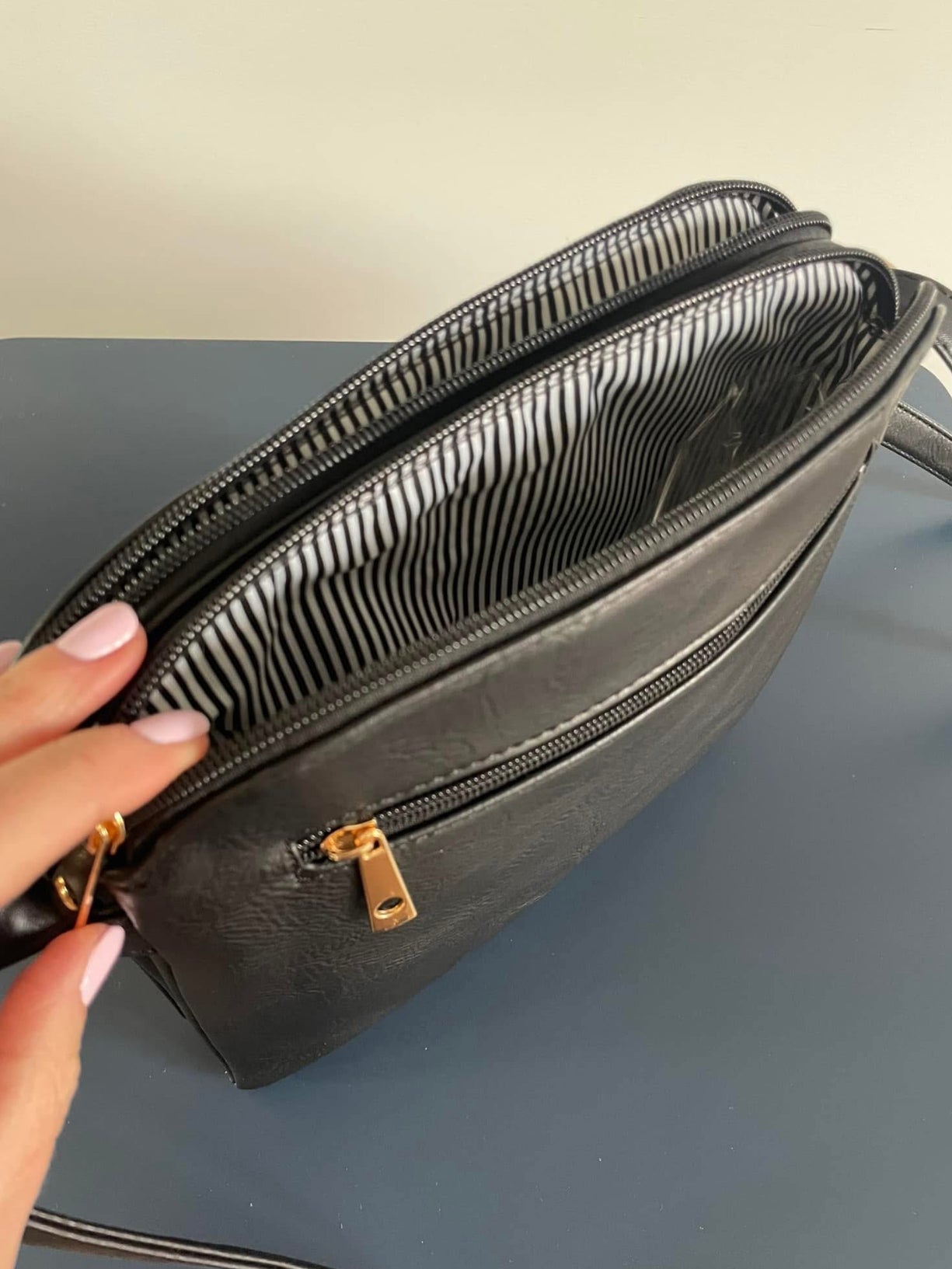 Annie - Slim crossbody bag