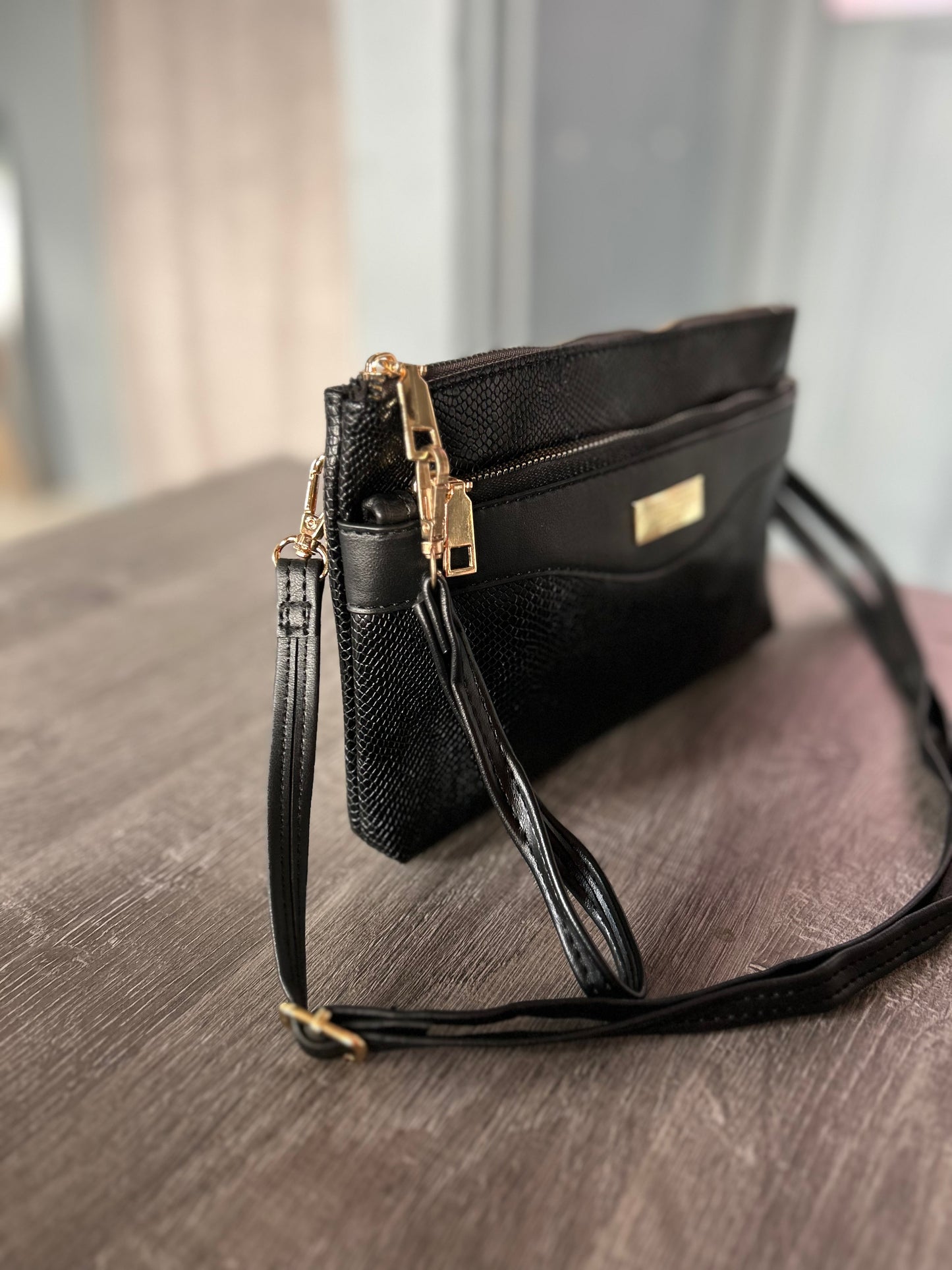 Zana - Faux Leather Small Snakeskin Effect Clutch / Crossbody Bag