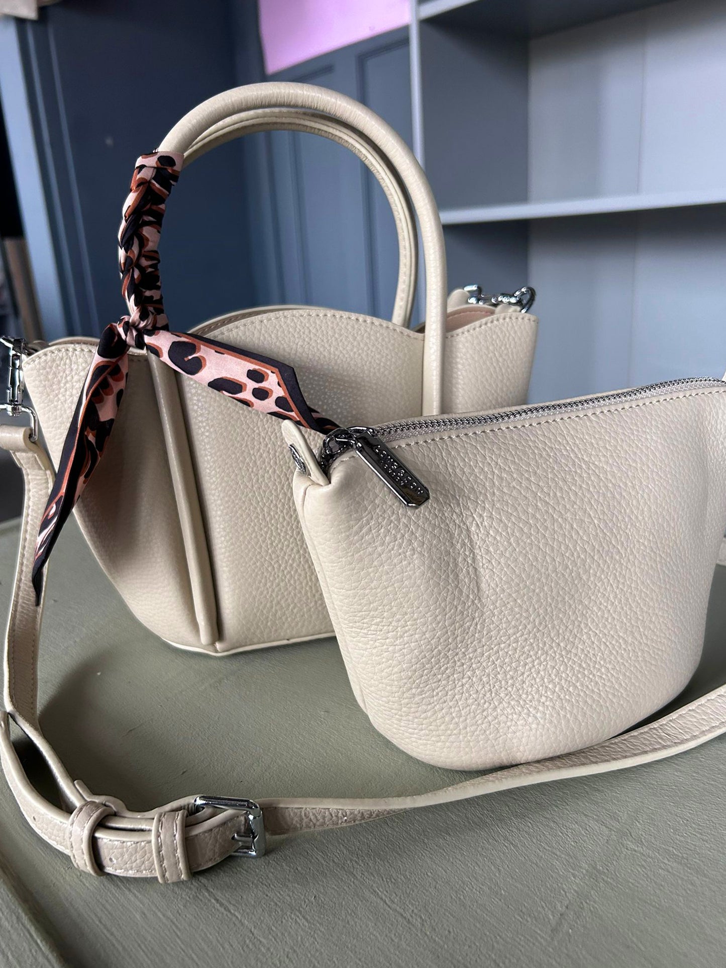 Betty - Small Grab Handle Bag With Insert