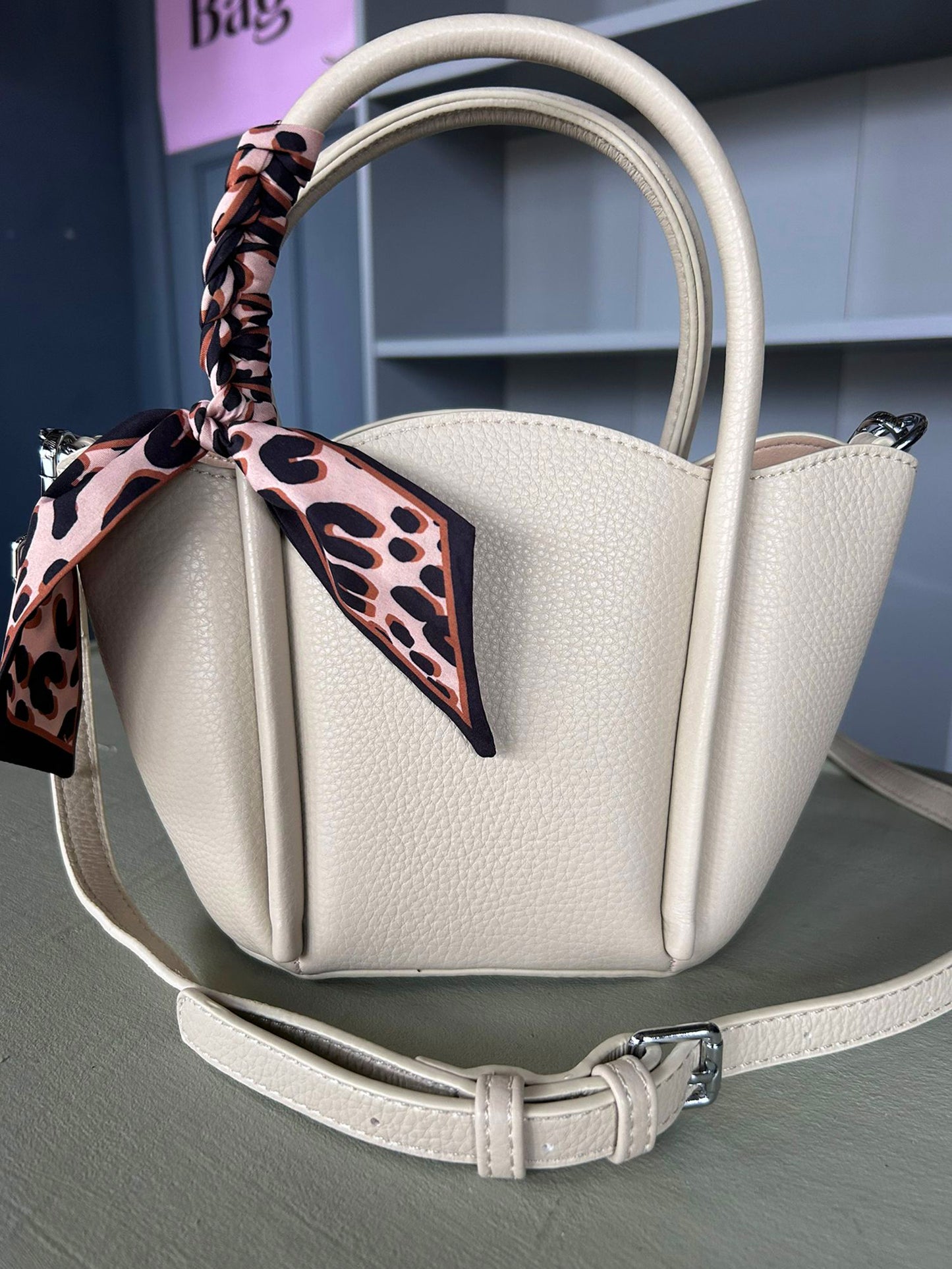 Betty - Small Grab Handle Bag With Insert