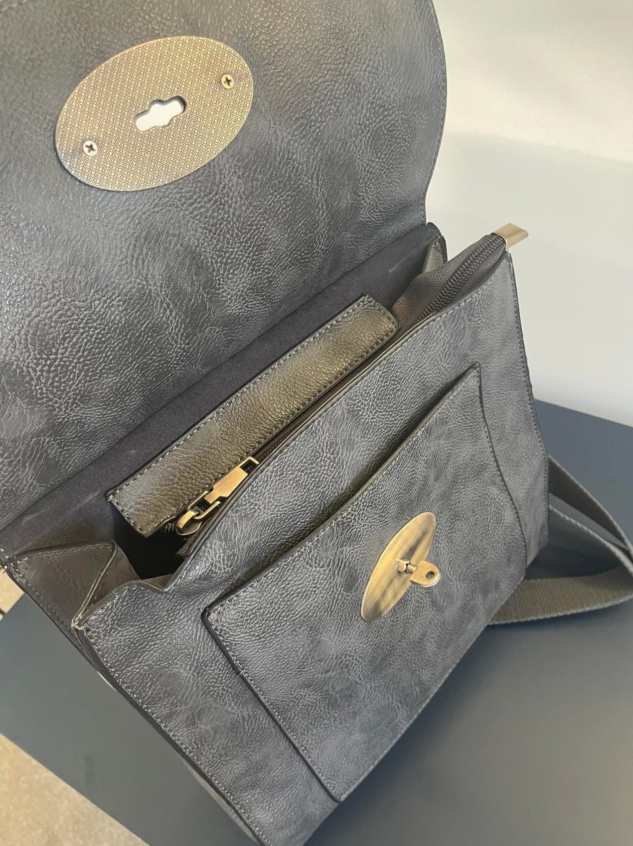 Hayley - Messenger Crossbody Bag