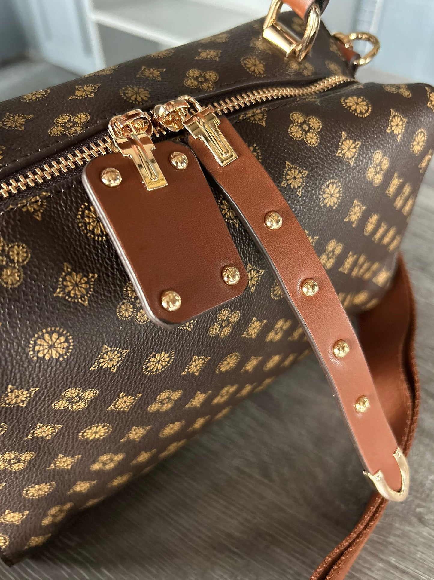 Darcy - Square crossbody bag