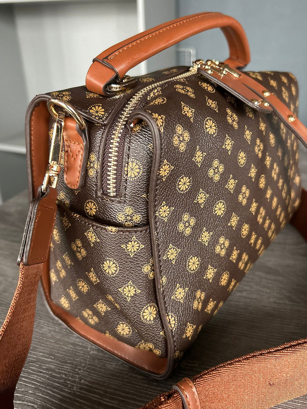 Darcy - Square crossbody bag