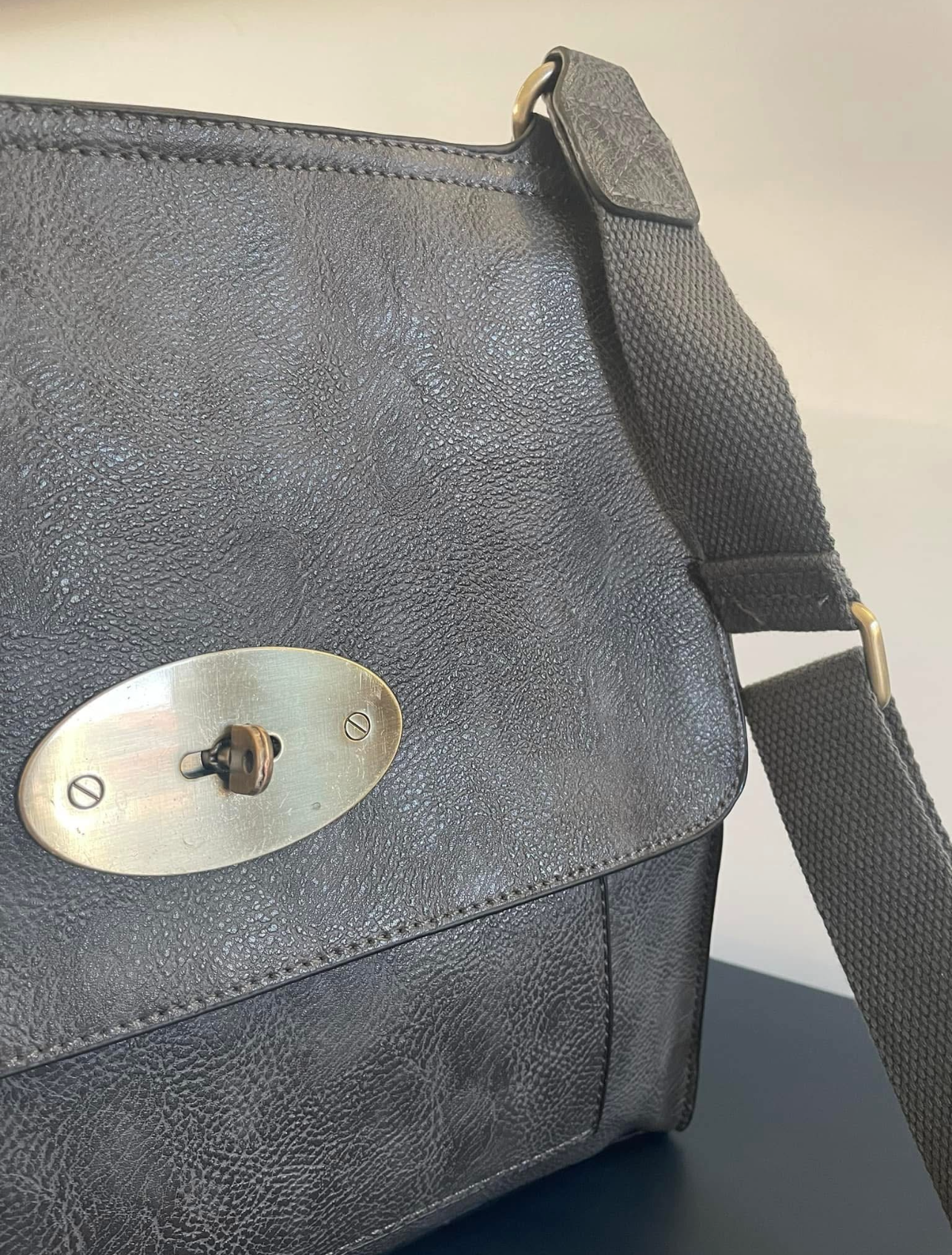 Hayley - Messenger Crossbody Bag