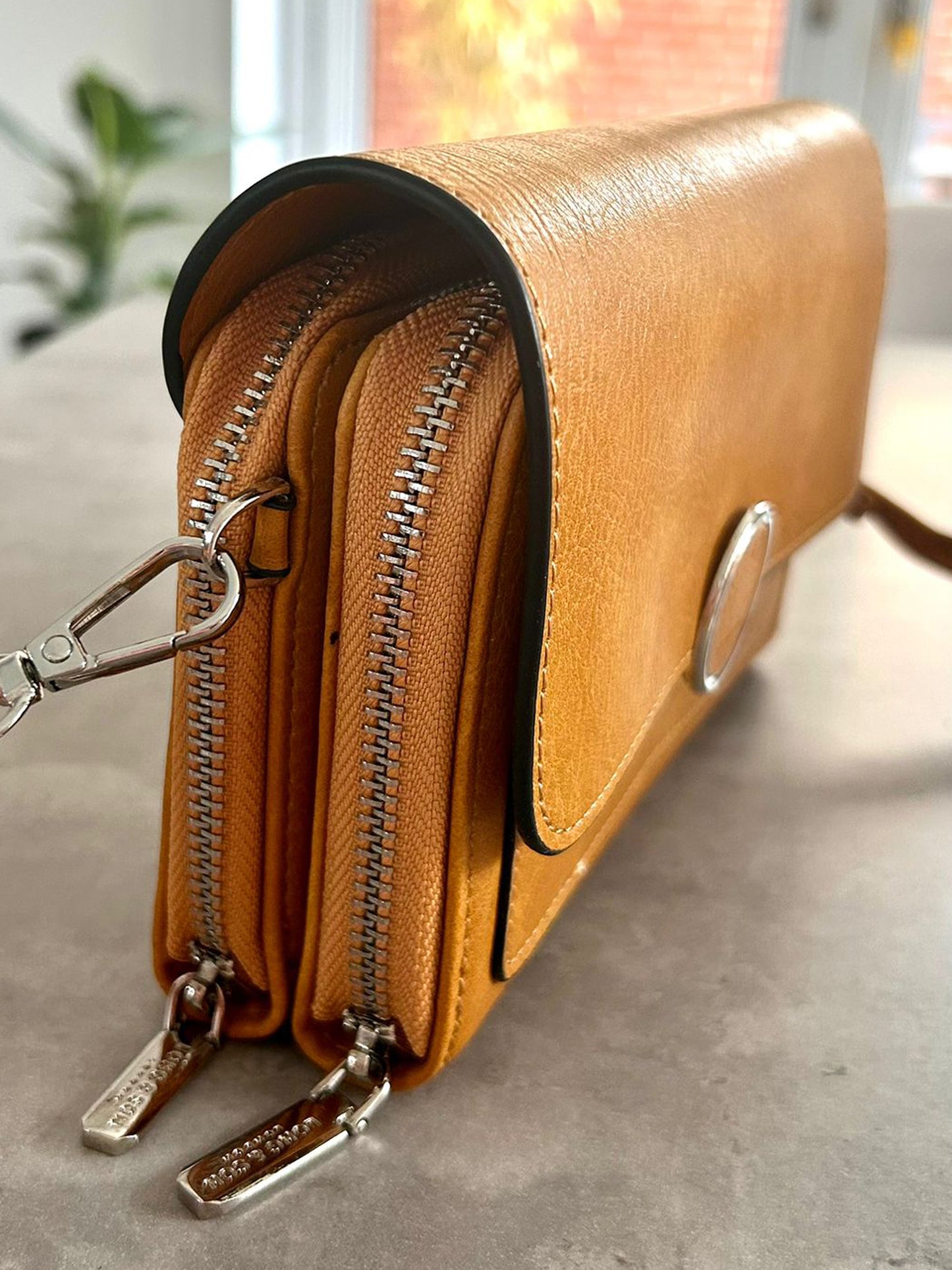 Dorothy - Small Faux Leather Crossbody Organiser Bag