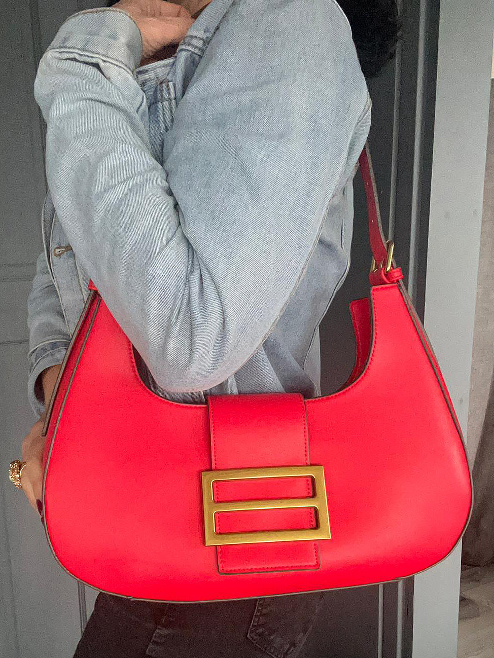 Farah - Shoulder bag with buckle