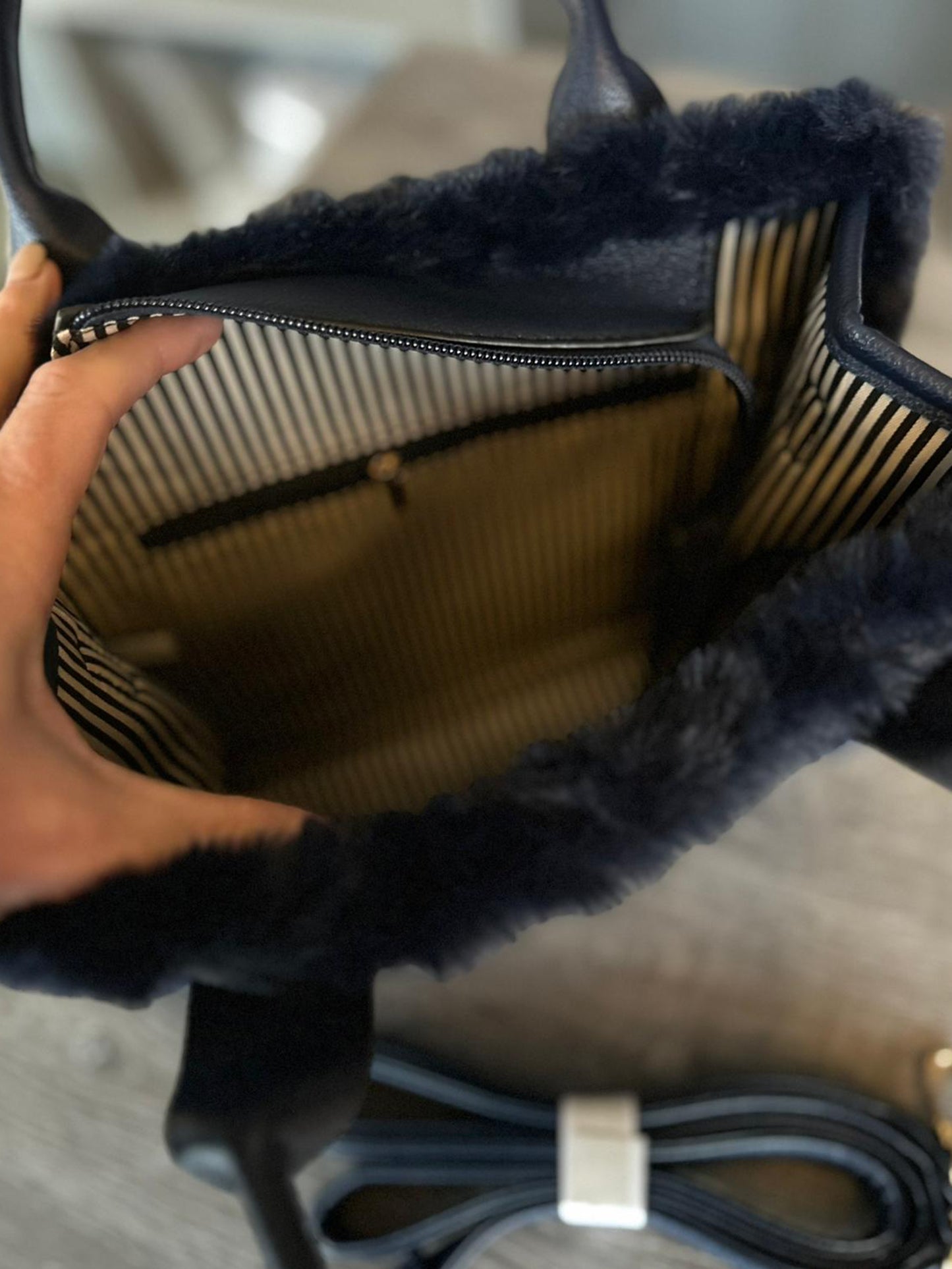 Frankie - Faux Fur Trimmed Tote Bag