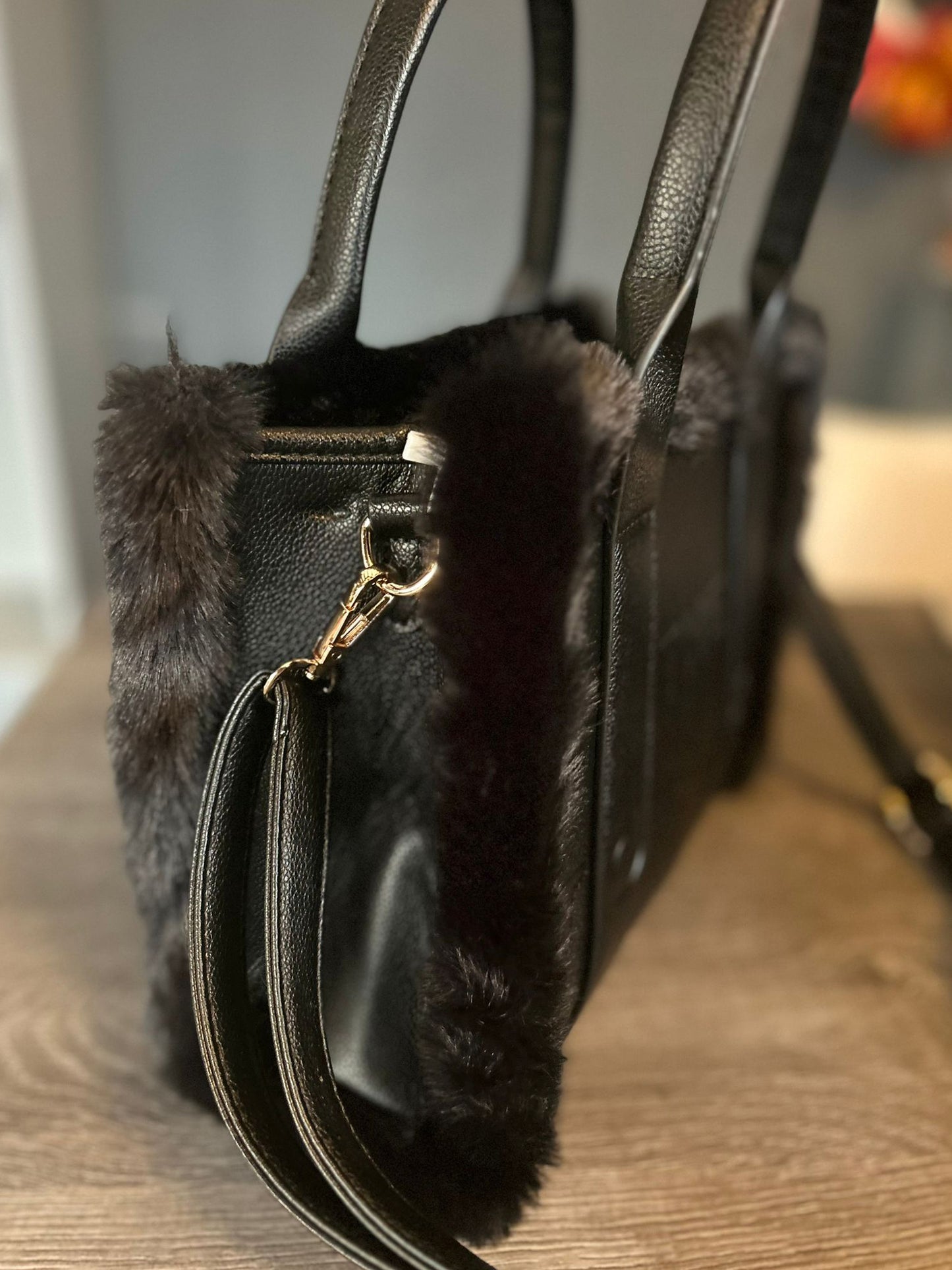 Frankie - Fur trim tote bag
