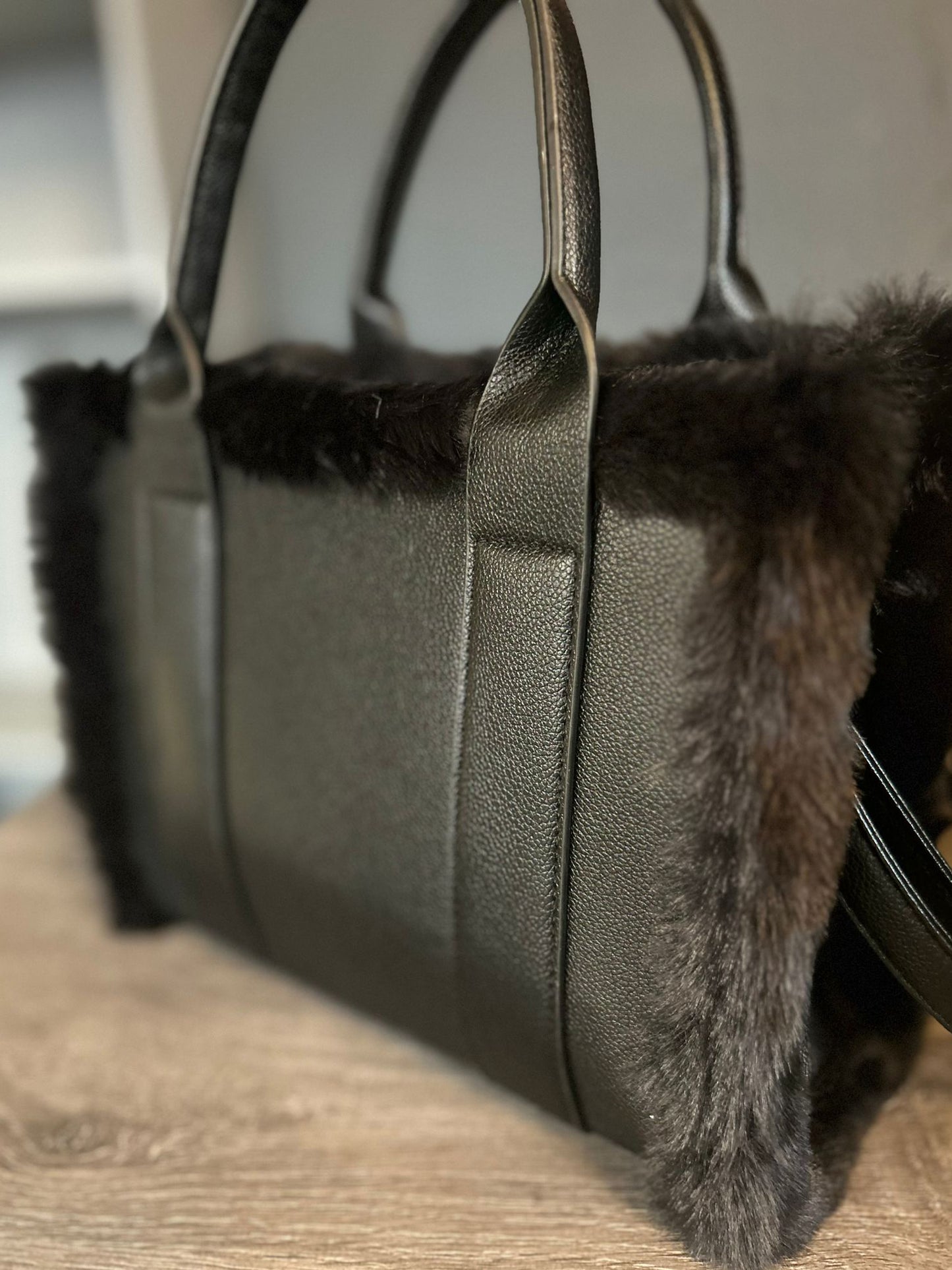 Frankie - Fur trim tote bag