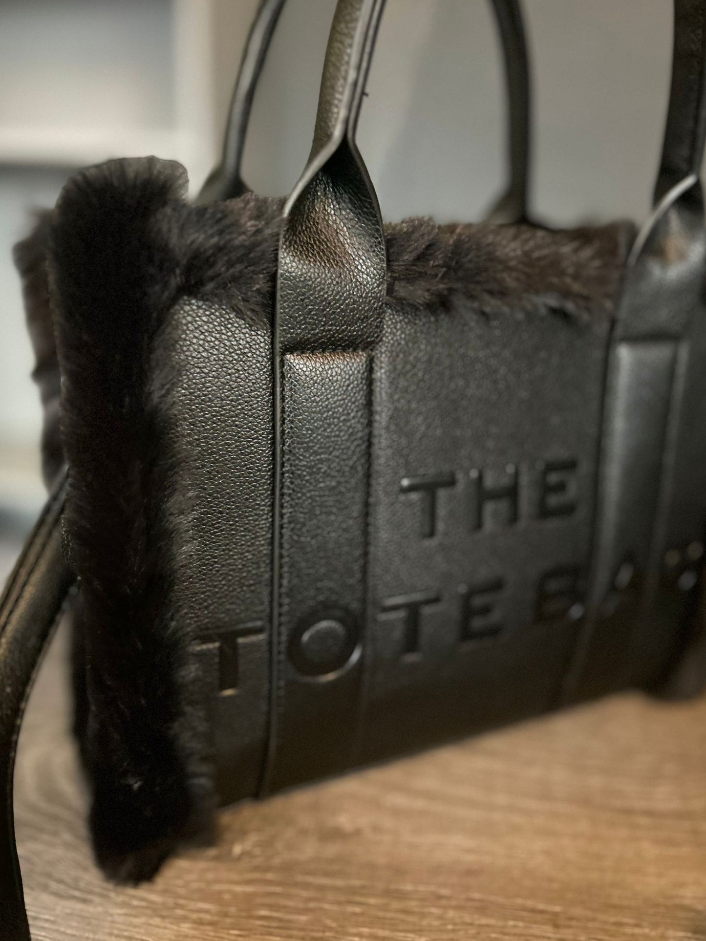 Frankie - Fur trim tote bag