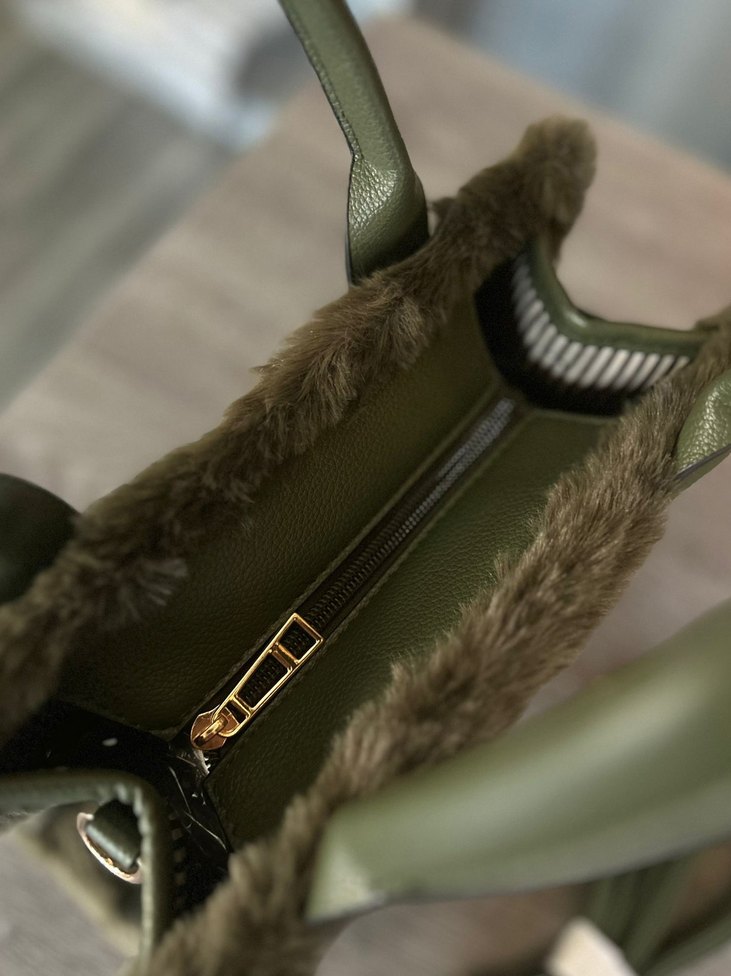 Frankie - Fur trim tote bag