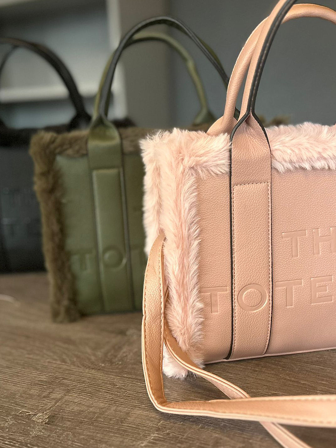 Frankie - Fur trim tote bag