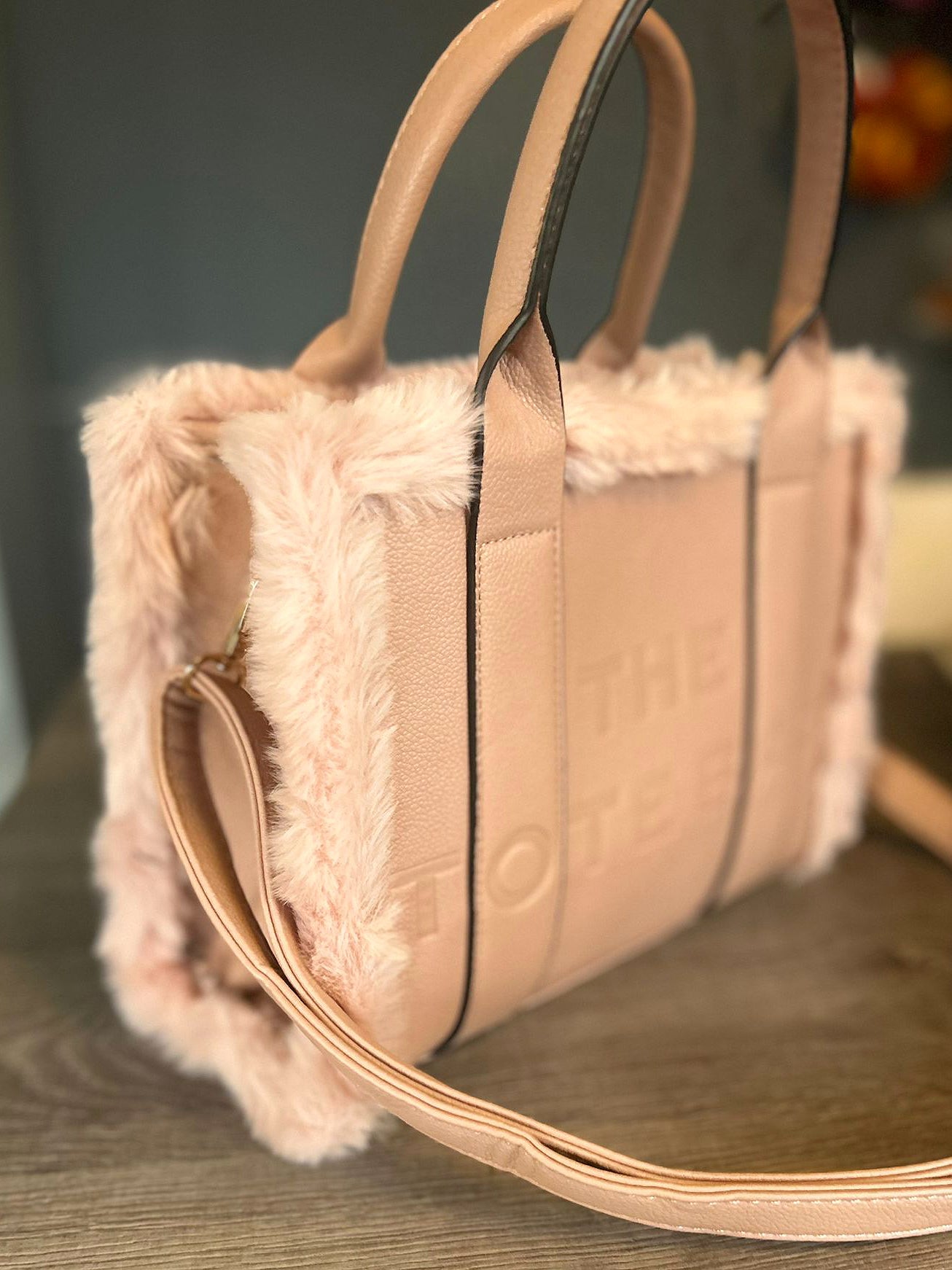 Frankie - Fur trim tote bag
