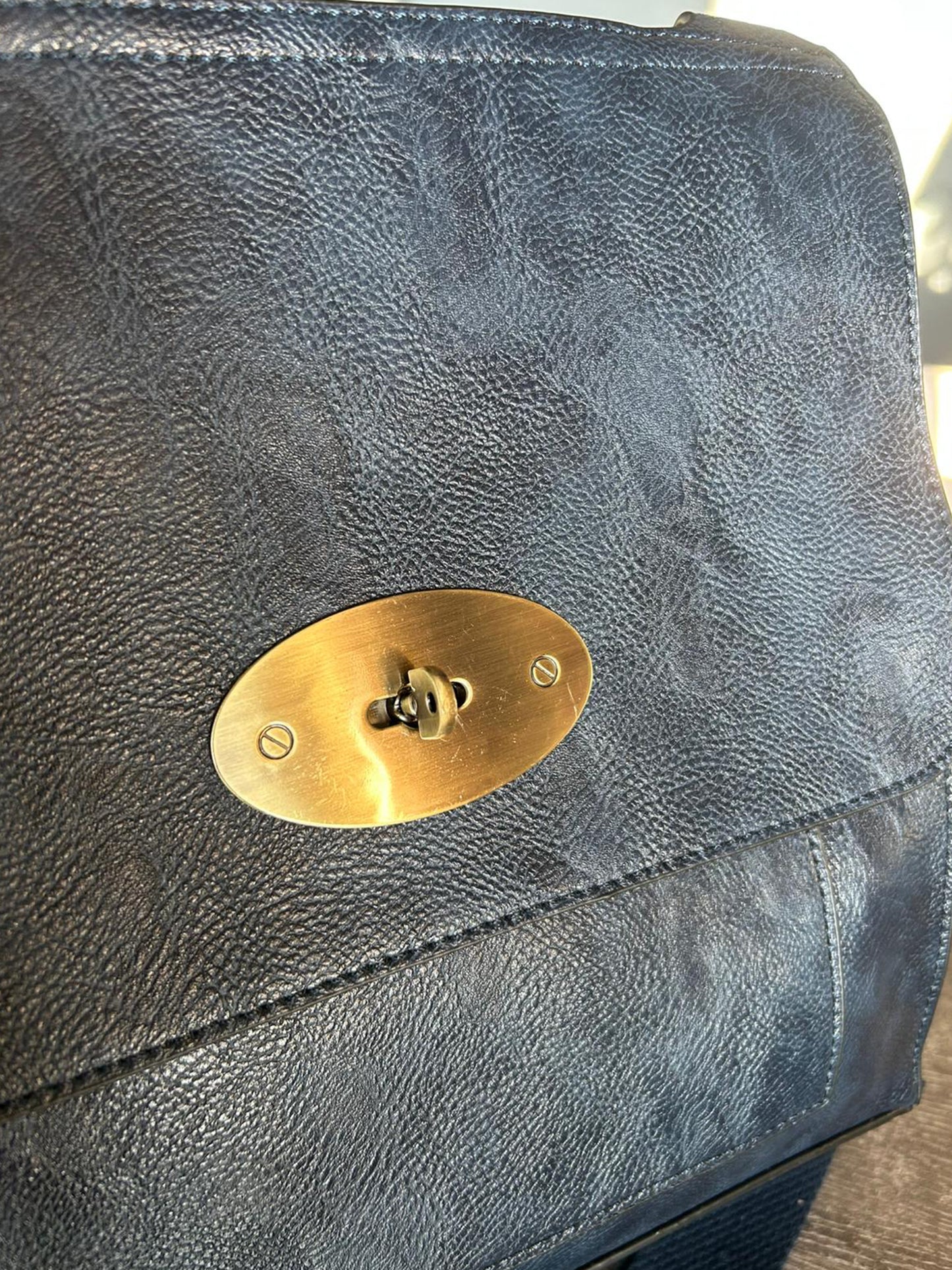 Hayley - Messenger Crossbody Bag