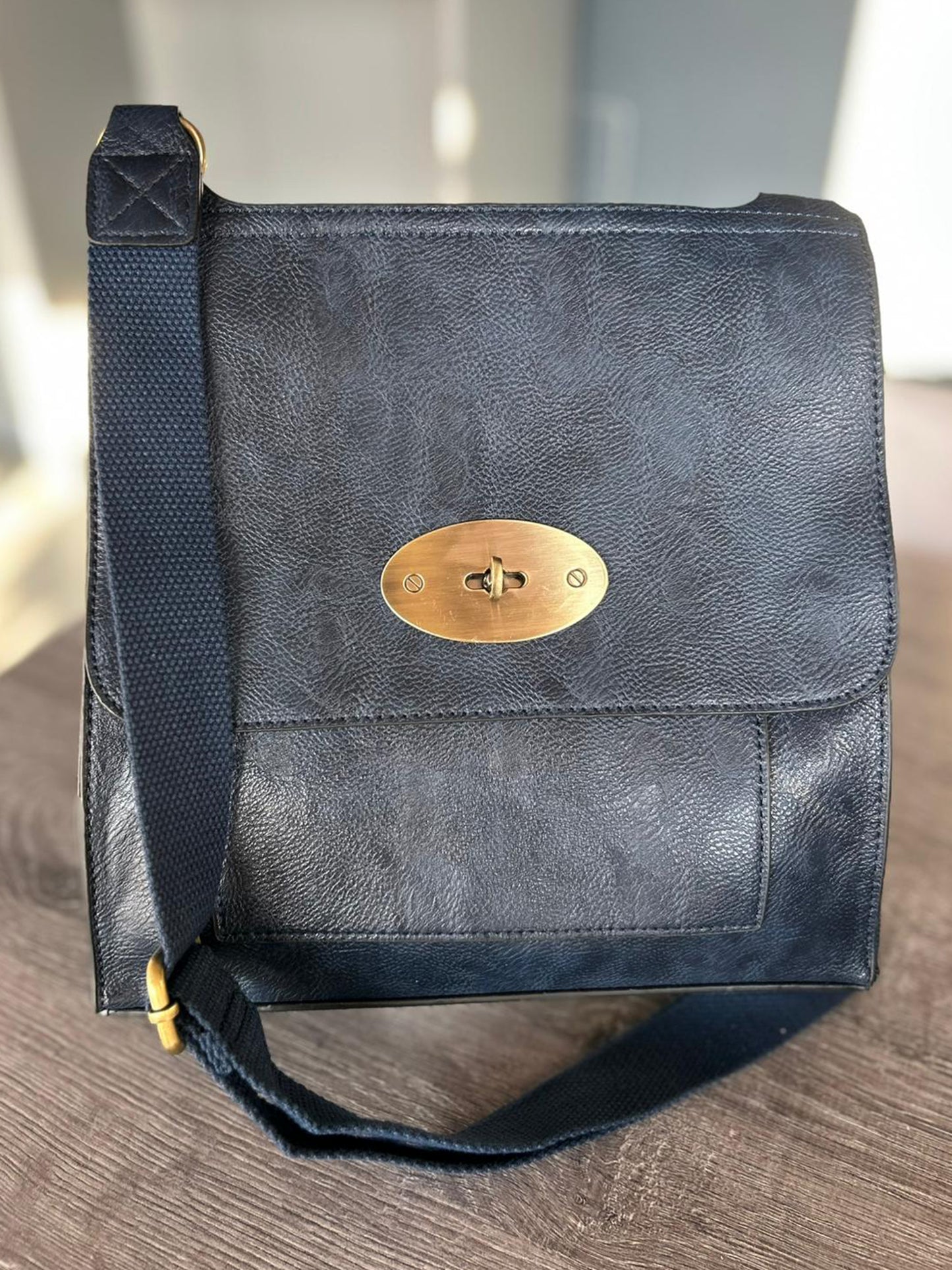 Hayley - Messenger Crossbody Bag