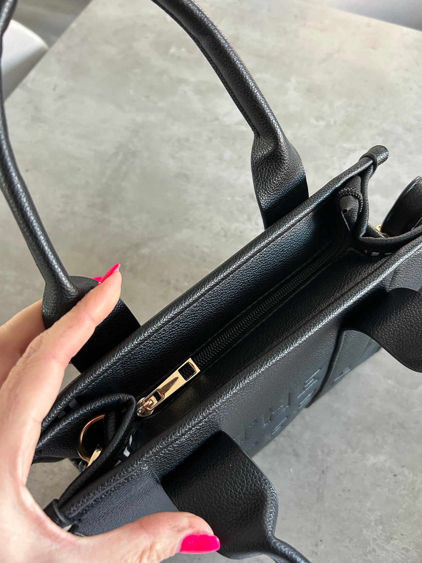 London - The Tote Bag - Medium - Black