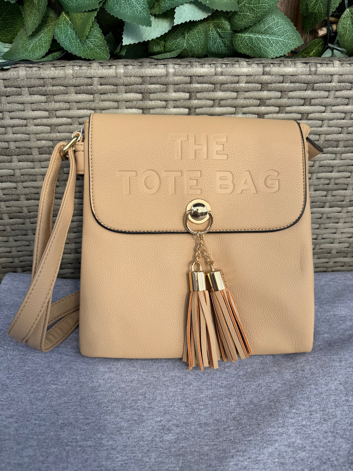 Nixie Tote