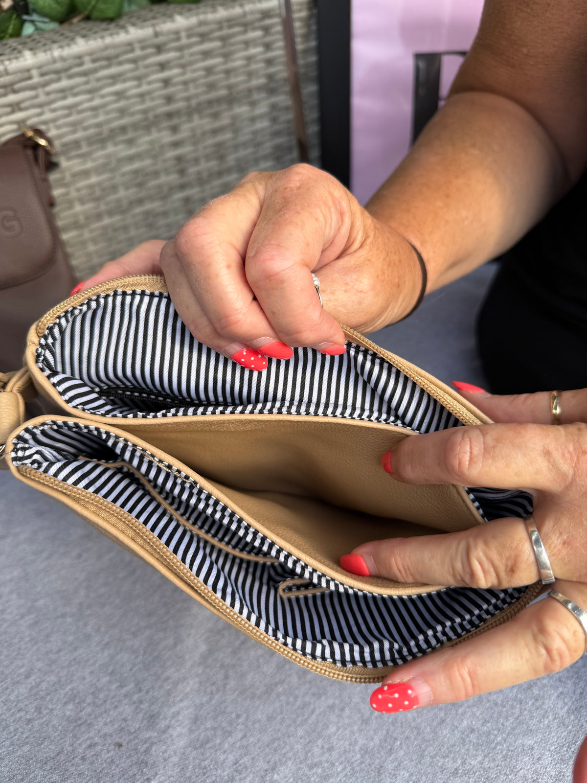 Nixie Tote