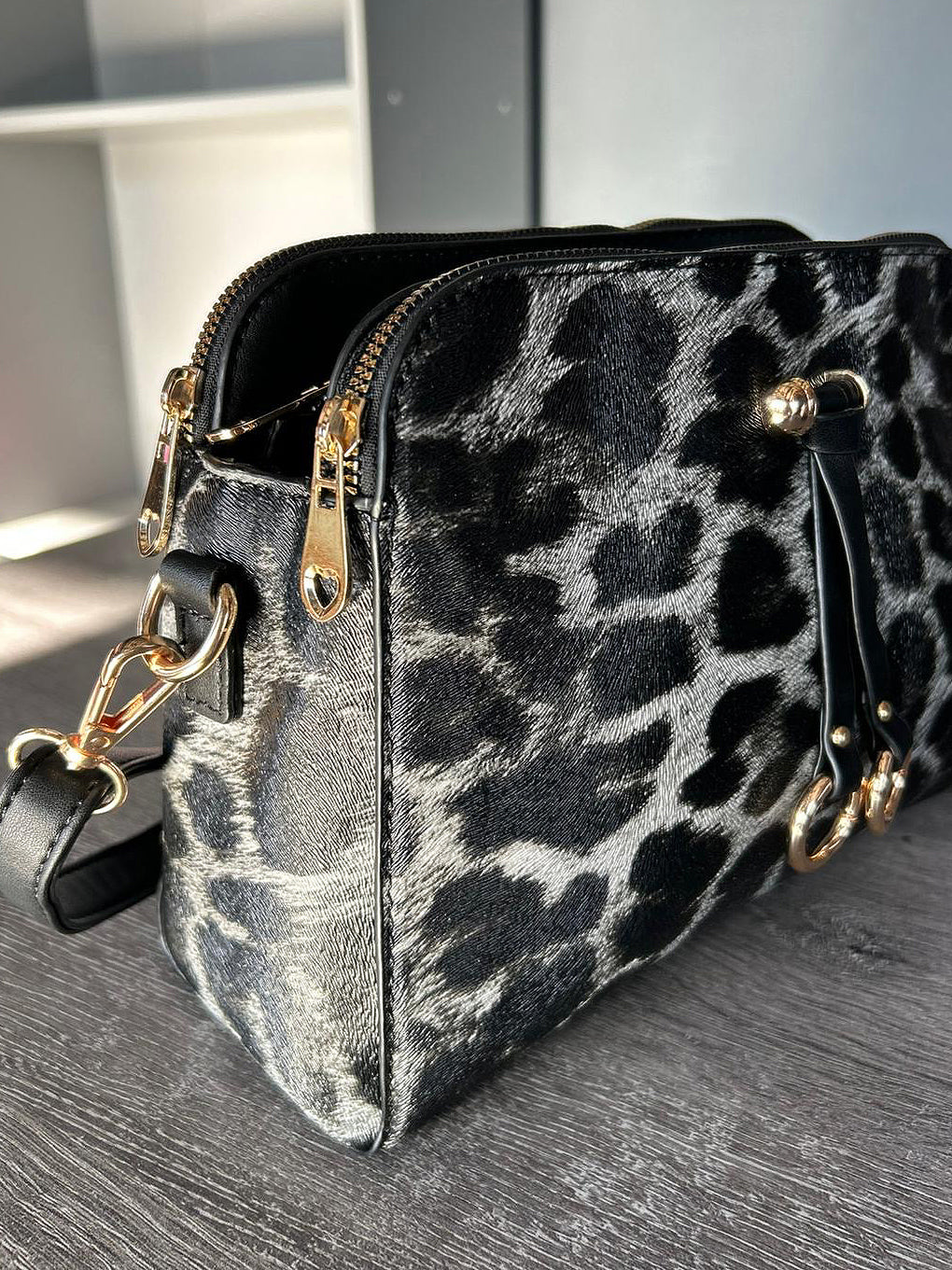 Lacie - Crossbody bag - Grey and Black Leopard Print